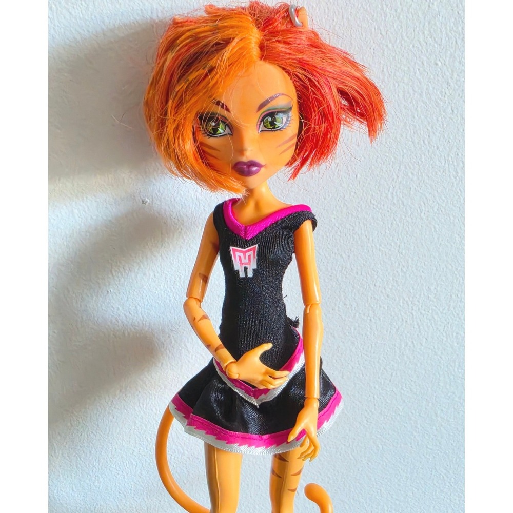 Monster High Ghoul Spirit Toralei Stripe Doll Orange Hair Cheerleader Outfit